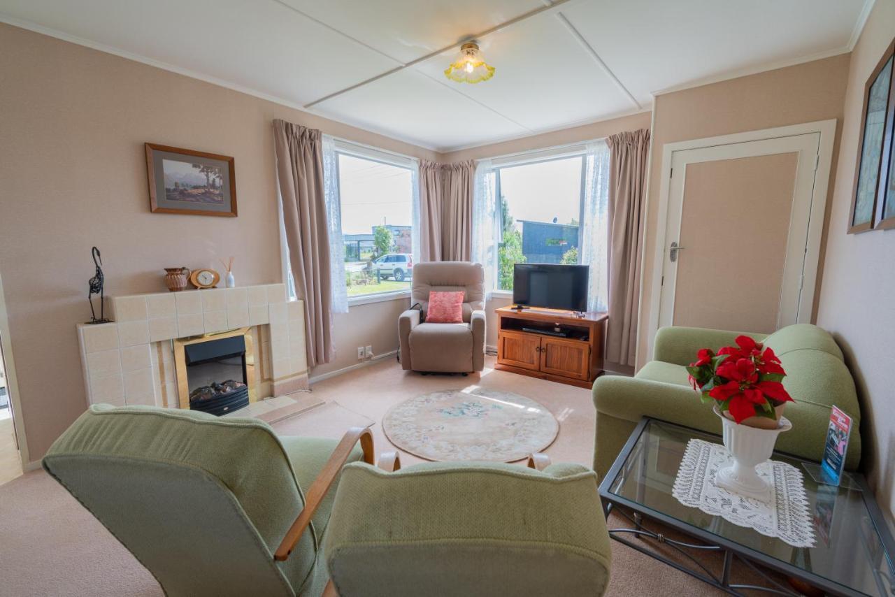 Rustlein Cottage - Te Anau Holiday Home Экстерьер фото
