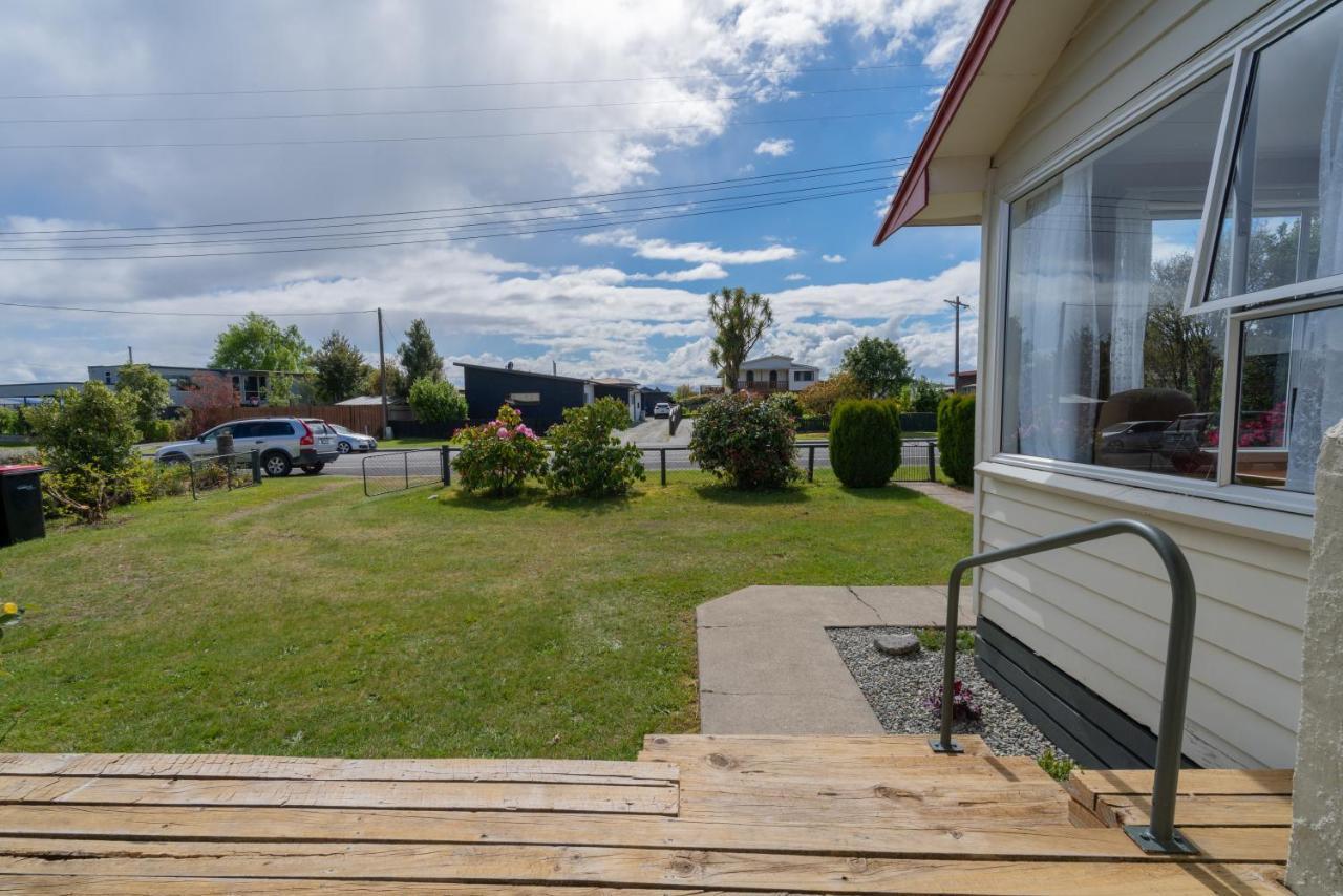 Rustlein Cottage - Te Anau Holiday Home Экстерьер фото